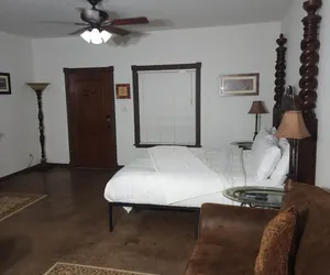 Photo 2 - Unit 3 Champagne Terminal Stylish Stay