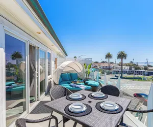 Photo 2 - The Cayucan Bungalows by AvantStay Pet-Friendly Getaway Steps from Cayucos State Beach