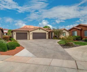 Photo 2 - Paradise Village by Cloud Dream Homes