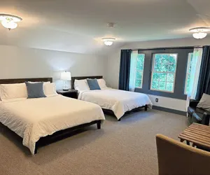 Photo 3 - Westfir Lodge & Mountain Market