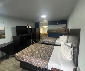 Photo 4 - Galaxy Inn & Suites