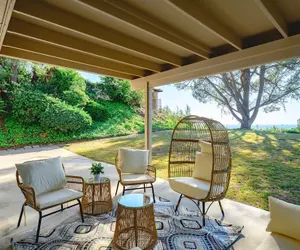 Photo 3 - Spacious Retreat With Scenic Mountain Views