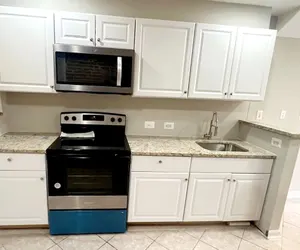 Photo 4 - 1-BD Home near Stadiums Free Parking