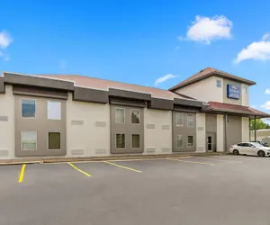 Photo 2 - Baymont by Wyndham Batavia - Darien Lake