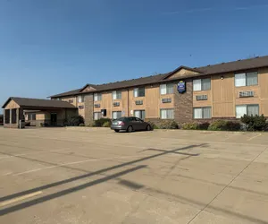 Photo 2 - Budget Inn and Suites
