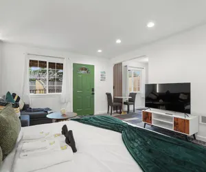 Photo 2 - Beachy 1BR Escape with SofaBed Golf