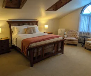 Photo 3 - The Carriage House Inn Bed and Breakfast