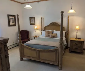 Photo 2 - The Carriage House Inn Bed and Breakfast