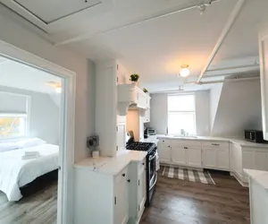 Photo 5 - Water Access 5-bed 2-bath Retreat