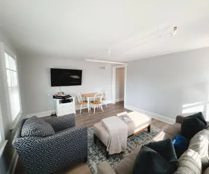 Photo 3 - Water Access 5-bed 2-bath Retreat