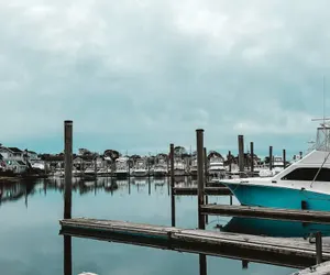 Photo 2 - Water Access 5-bed 2-bath Retreat