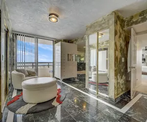 Photo 4 - Sherwin Condominium 1801