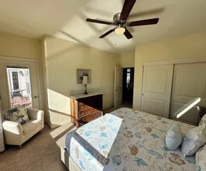 Photo 4 - Lake It Easy - Waterfront Getaway With 7 Bedrooms!