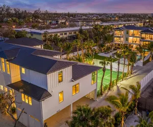 Photo 2 - Siesta Key Estate in Sarasota