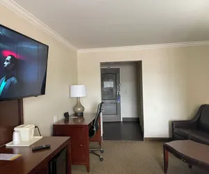 Photo 3 - Forestpark Suites