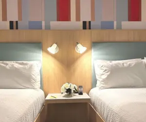 Photo 5 - Colony House Motor Lodge