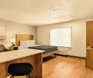 Photo 5 - LivAway Suites Seattle-Renton