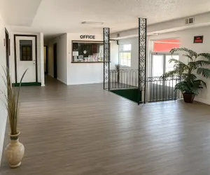 Photo 3 - Economy Inn