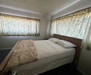 Photo 4 - Economy Inn
