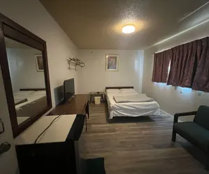 Photo 5 - Economy Inn