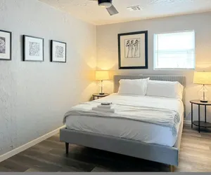 Photo 2 - Modern 1B Studio Oasis Plaza District Access 32C