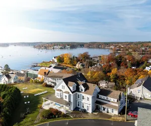 Photo 2 - Topside Inn