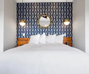 Photo 4 - Topside Inn