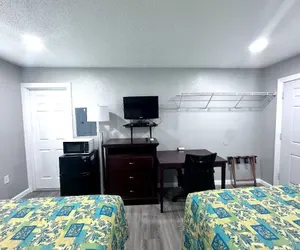 Photo 4 - Lemon Bay Motel