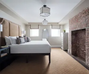 Photo 3 - 86 State Circle - Luxury Boutique Hotel