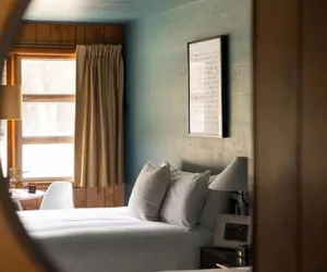 Photo 5 - The Ellison Inn & Lounge