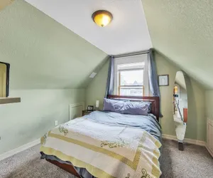 Photo 3 - Stylish 2-story Home - Perfect Denver Location 2 Bedroom Home