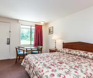 Photo 5 - Sunrise inn
