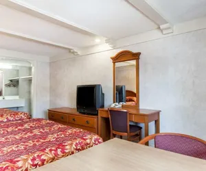 Photo 4 - Sunrise inn