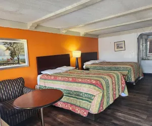 Photo 3 - Sunrise inn
