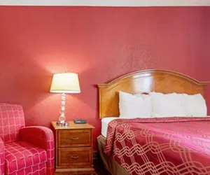 Photo 4 - Econo Stay Inn