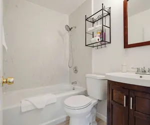 Photo 2 - Tranquil 2BR with Coastal Mountain Views