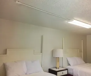 Photo 5 - Super Inn Motel