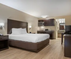 Photo 5 - SureStay by Best Western Gonzales