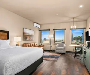 Photo 4 - Force on 5th Avenue Hotel