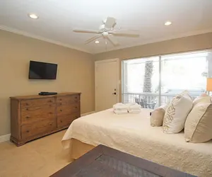 Photo 4 - Sunsuite - Walk to Beach - Tennis - Olympic Pool