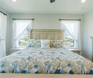 Photo 3 - Family Beach House