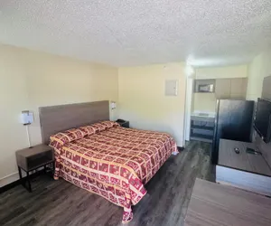 Photo 3 - Studios & Suites 4 Less Virginia Beach