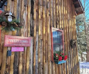 Photo 2 - VT Nature Retreat Sleeps 6 + Pet OK