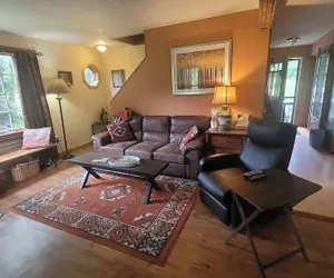 Photo 5 - VT Nature Retreat Sleeps 6 + Pet OK