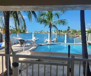 Photo 4 - Resort-style Villa Pool + Lagoon Access