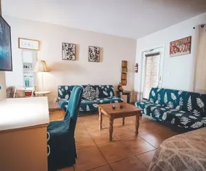 Photo 5 - Relaxing 1BR Hollywood Stay Parking & Pets