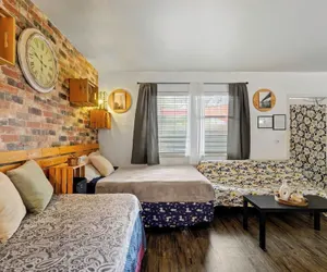 Photo 4 - Hollywood 1BR Condo: Pets Allowed, BBQ & Parking