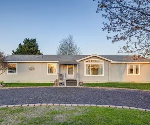 Photo 3 - 3BR Retreat in Prosser Perfect for Wine Lovers