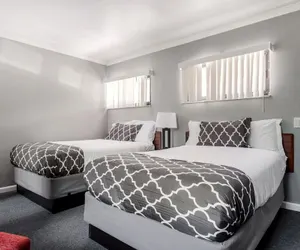 Photo 4 - Stay in Browntown for 4: Cozy Room With Minifridge