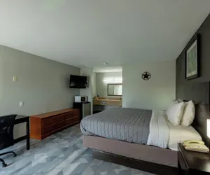 Photo 5 - Freer Executive Inn & Studios